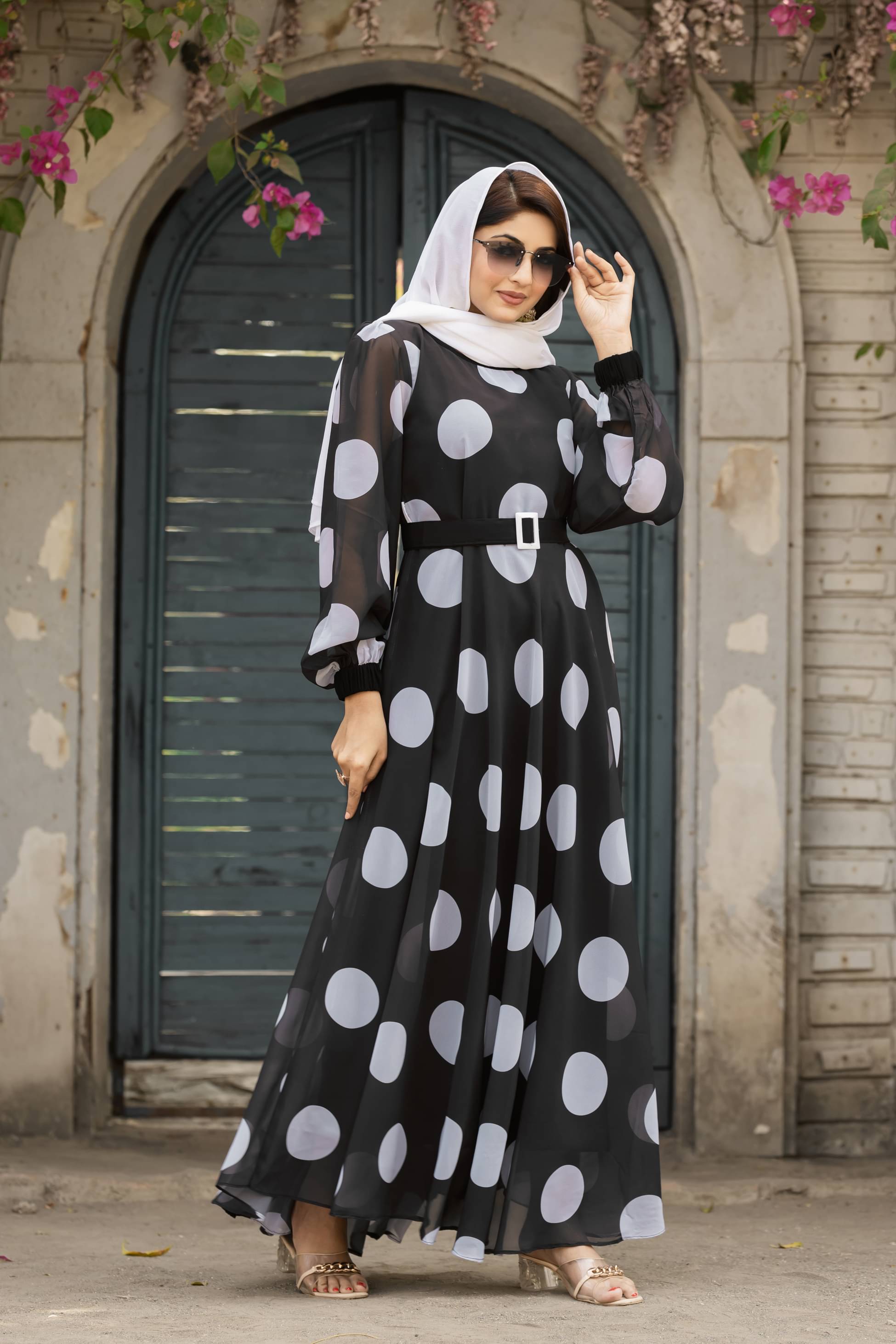     			SARINKU Georgette Burqa without Hijab Black ( Pack of 1 )