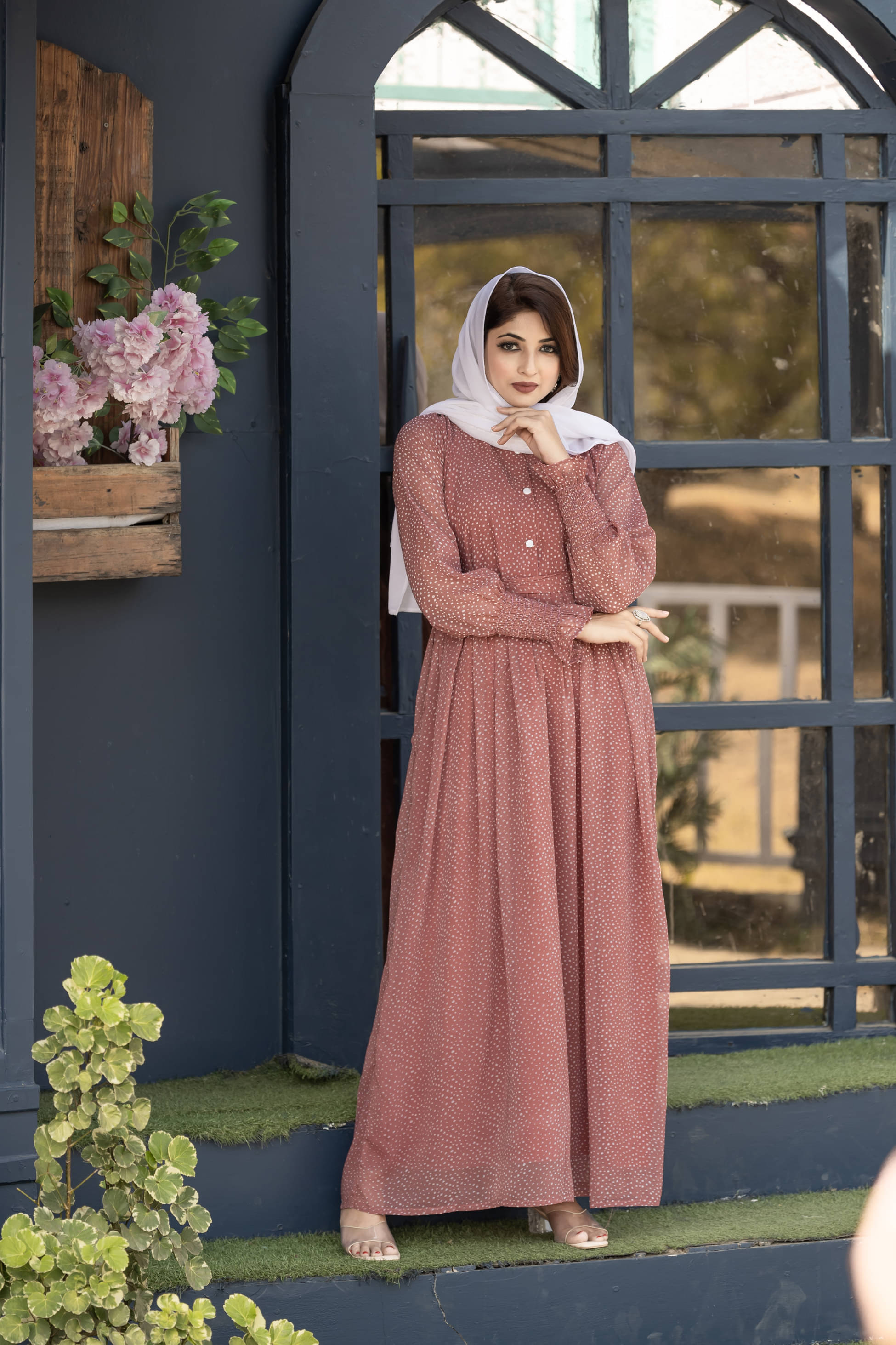     			SARINKU Georgette Burqa without Hijab Peach ( Pack of 1 )