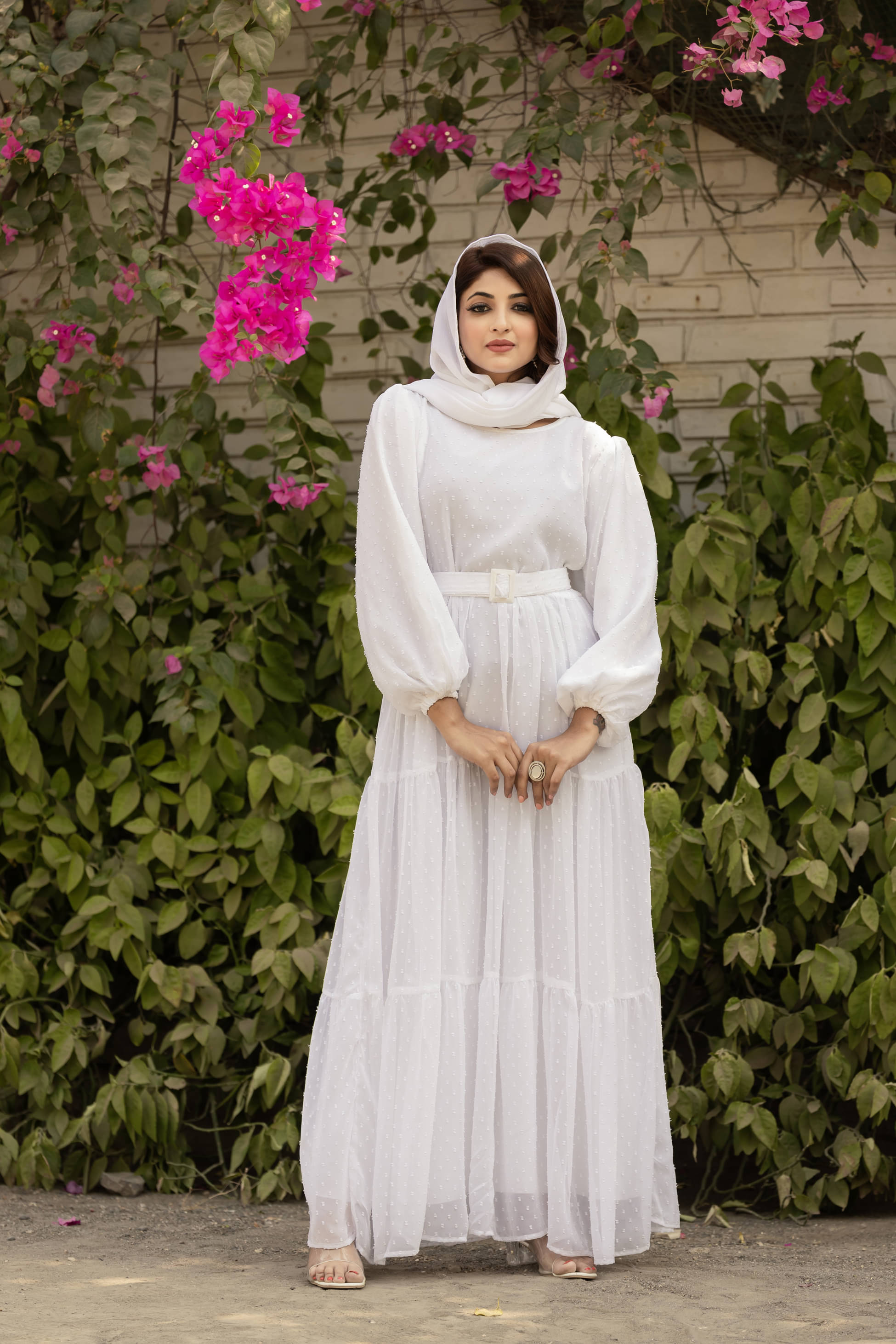     			SARINKU Georgette Burqa without Hijab White ( Pack of 1 )