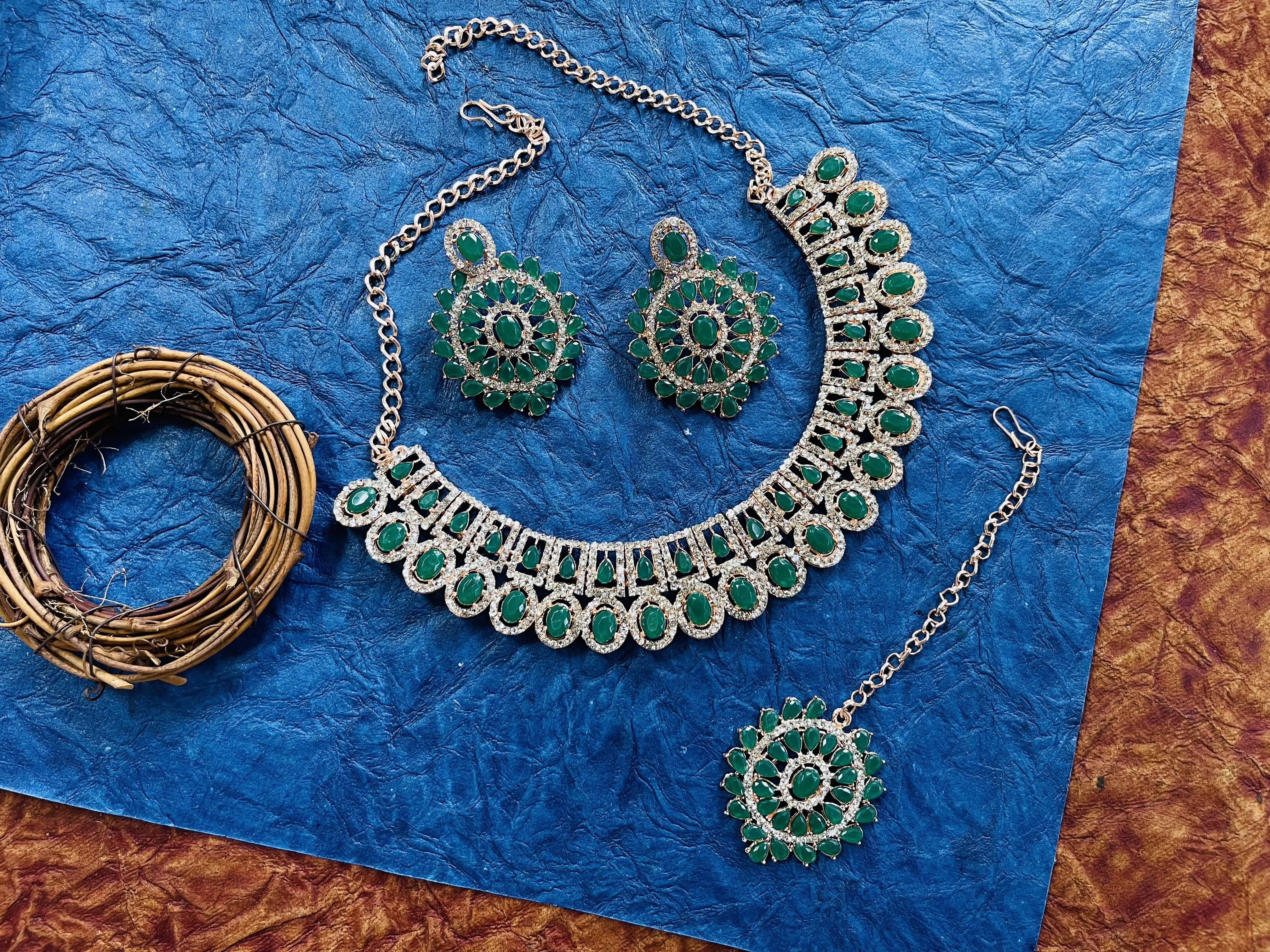     			Vatsalya Creation Navy Blue Alloy Necklace Set ( Pack of 1 )