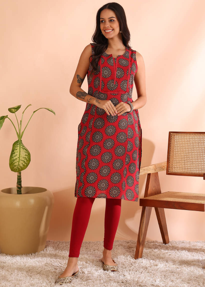     			Yash Gallery Pack of 1 Cotton Printed Straight Women's Kurti - ( Red )