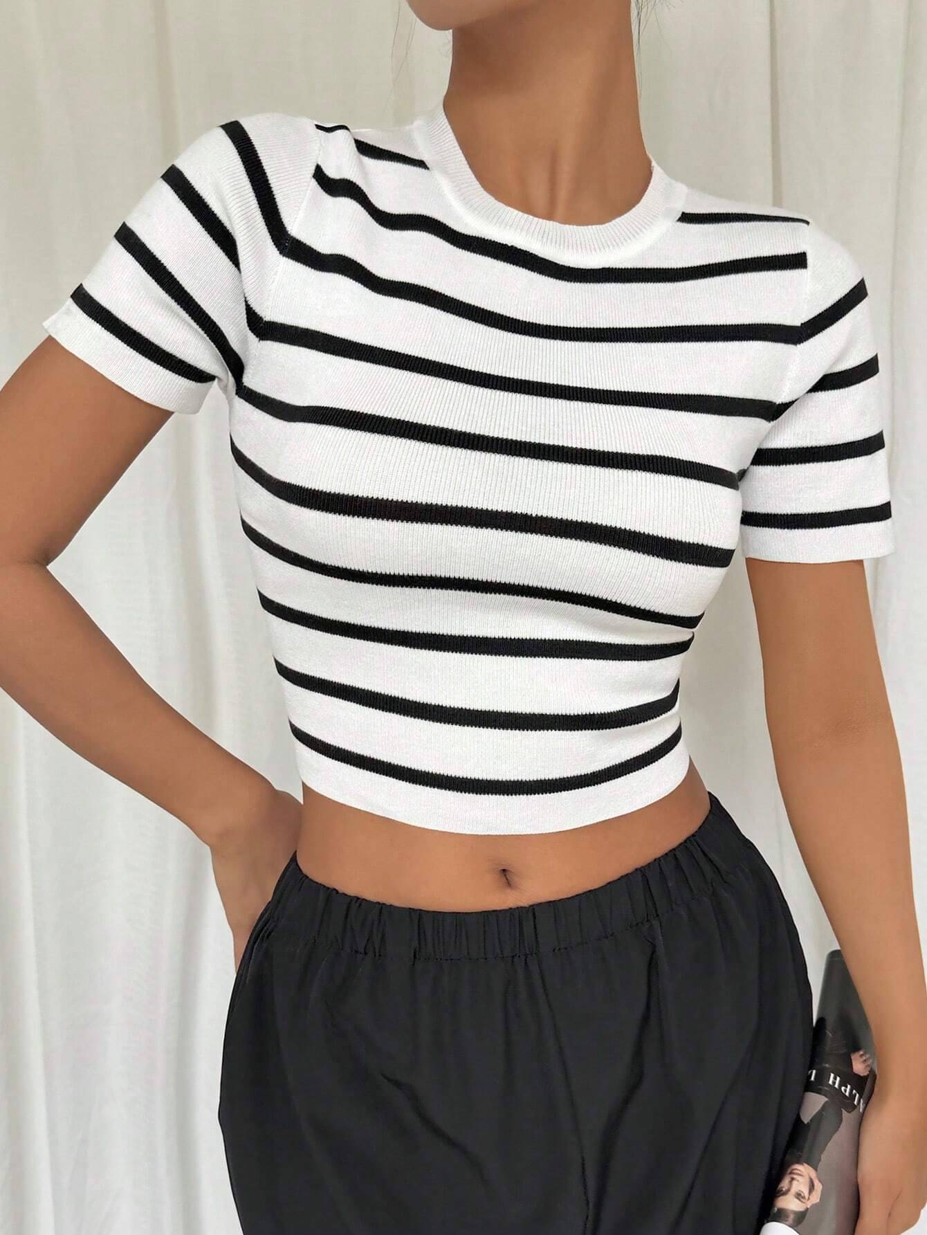 Aahwan White Polyester Women's Crop Top ( Pack of 1 ) Aahwan White Polyester Women's Crop Top ( Pack of 1 )