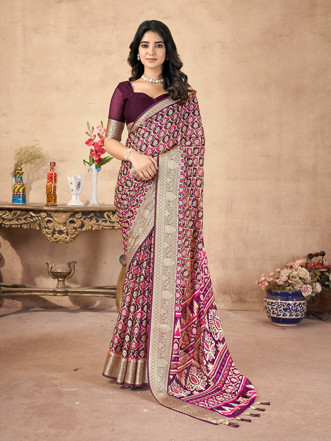 RekhaManiyar Chiffon Printed Saree With Unstitched Blouse Piece ( Magenta ) RekhaManiyar Chiffon Printed Saree With Unstitched Blouse Piece ( Magenta )