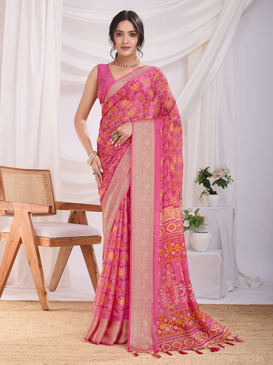 RekhaManiyar Chiffon Printed Saree With Unstitched Blouse Piece ( Magenta )     			RekhaManiyar Chiffon Printed Saree With Unstitched Blouse Piece ( Magenta )