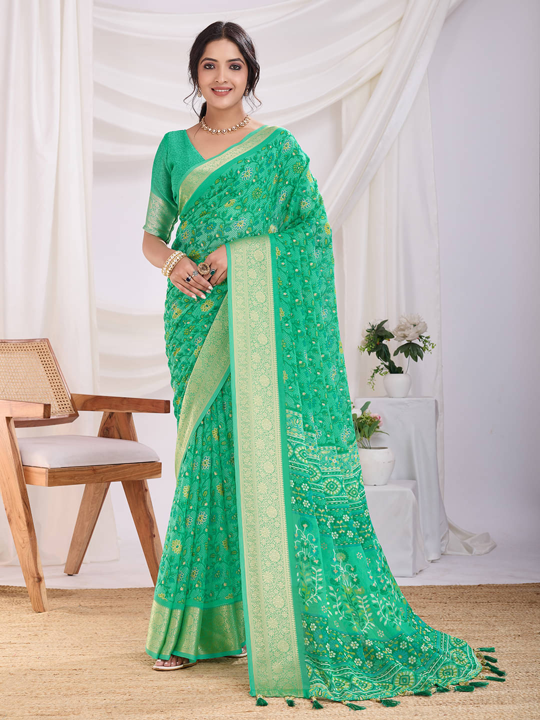     			RekhaManiyar Chiffon Printed Saree With Unstitched Blouse Piece ( Green )