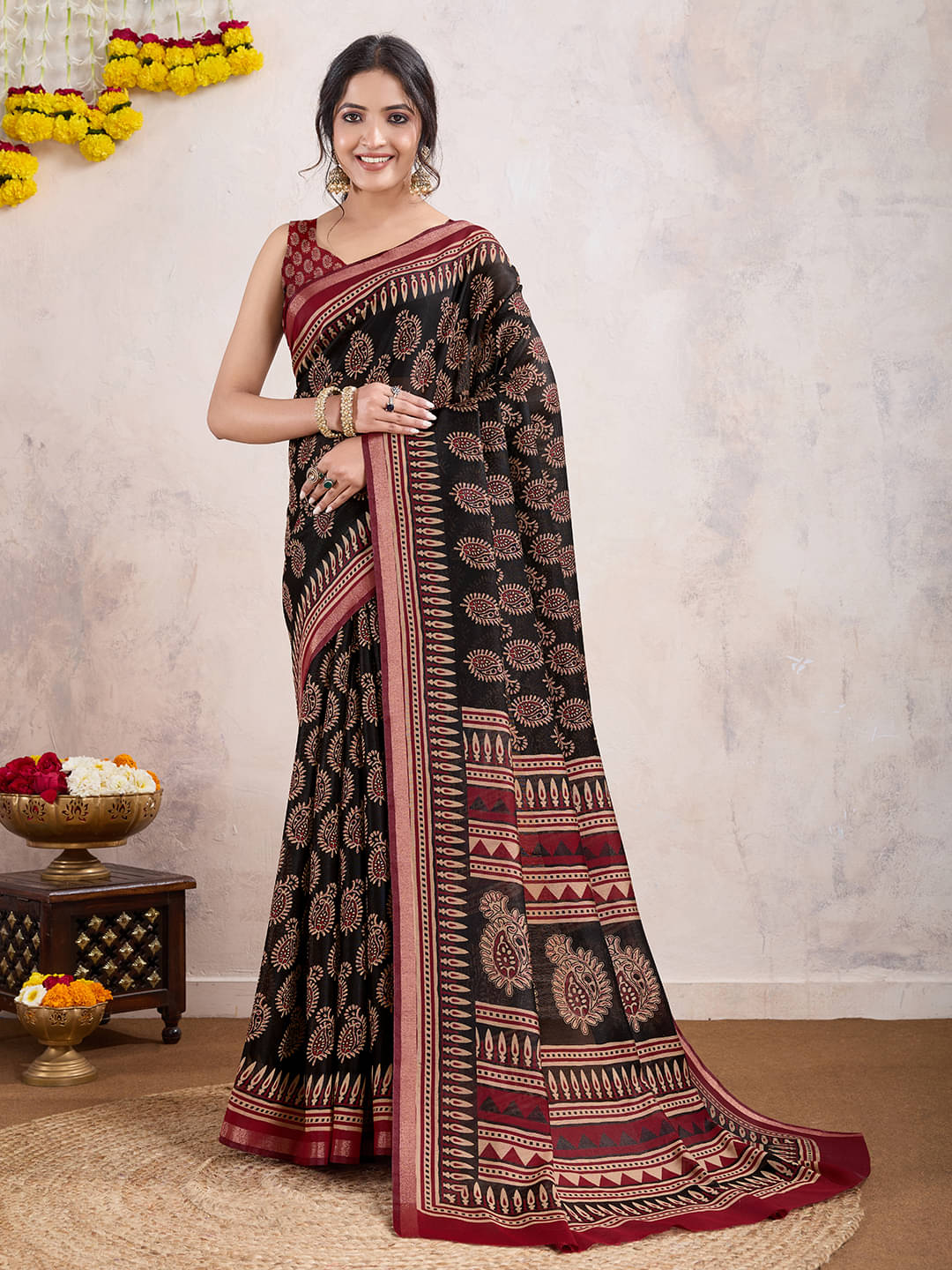     			RekhaManiyar Viscose Printed Saree With Unstitched Blouse Piece ( Black )