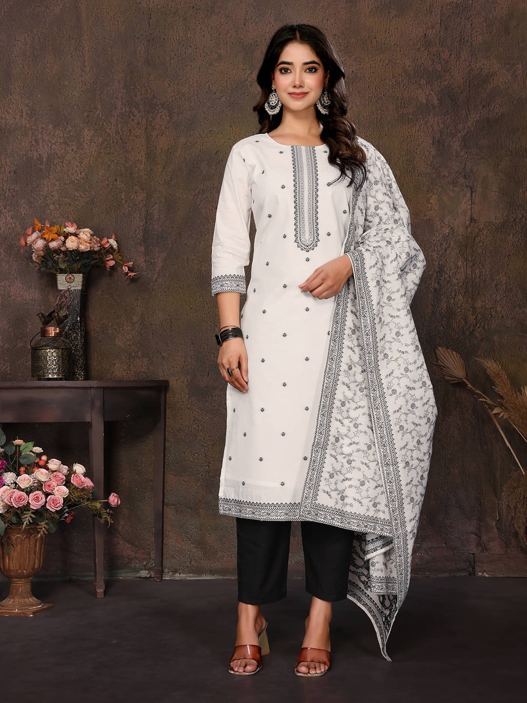     			Royal Export Pack of 1 Cotton Self Design Straight Women's Kurti - ( White )
