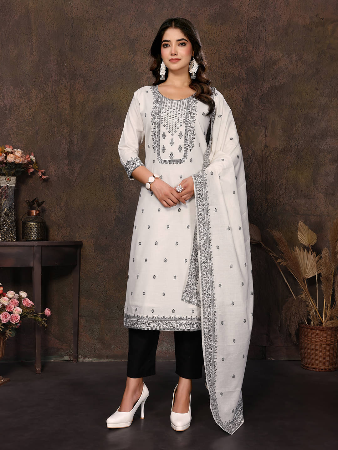 Royal Export Pack of 1 Cotton Self Design Straight Women's Kurti - ( White ) Royal Export Pack of 1 Cotton Self Design Straight Women's Kurti - ( White )