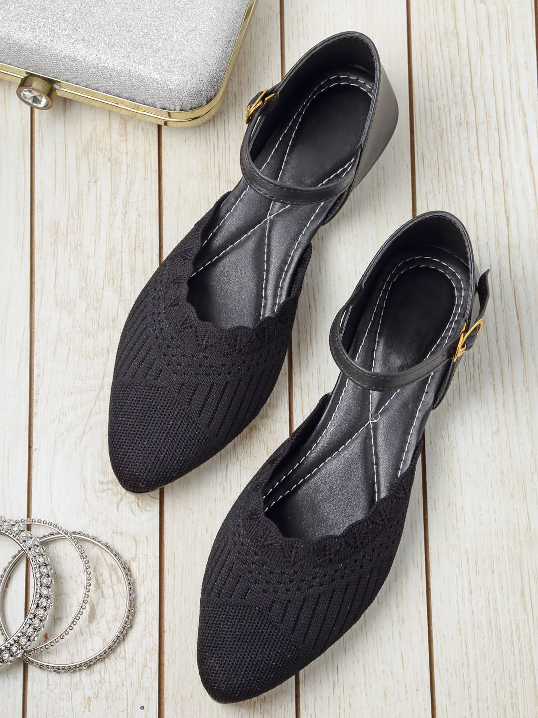     			Sneakersvilla Black Women's Flats