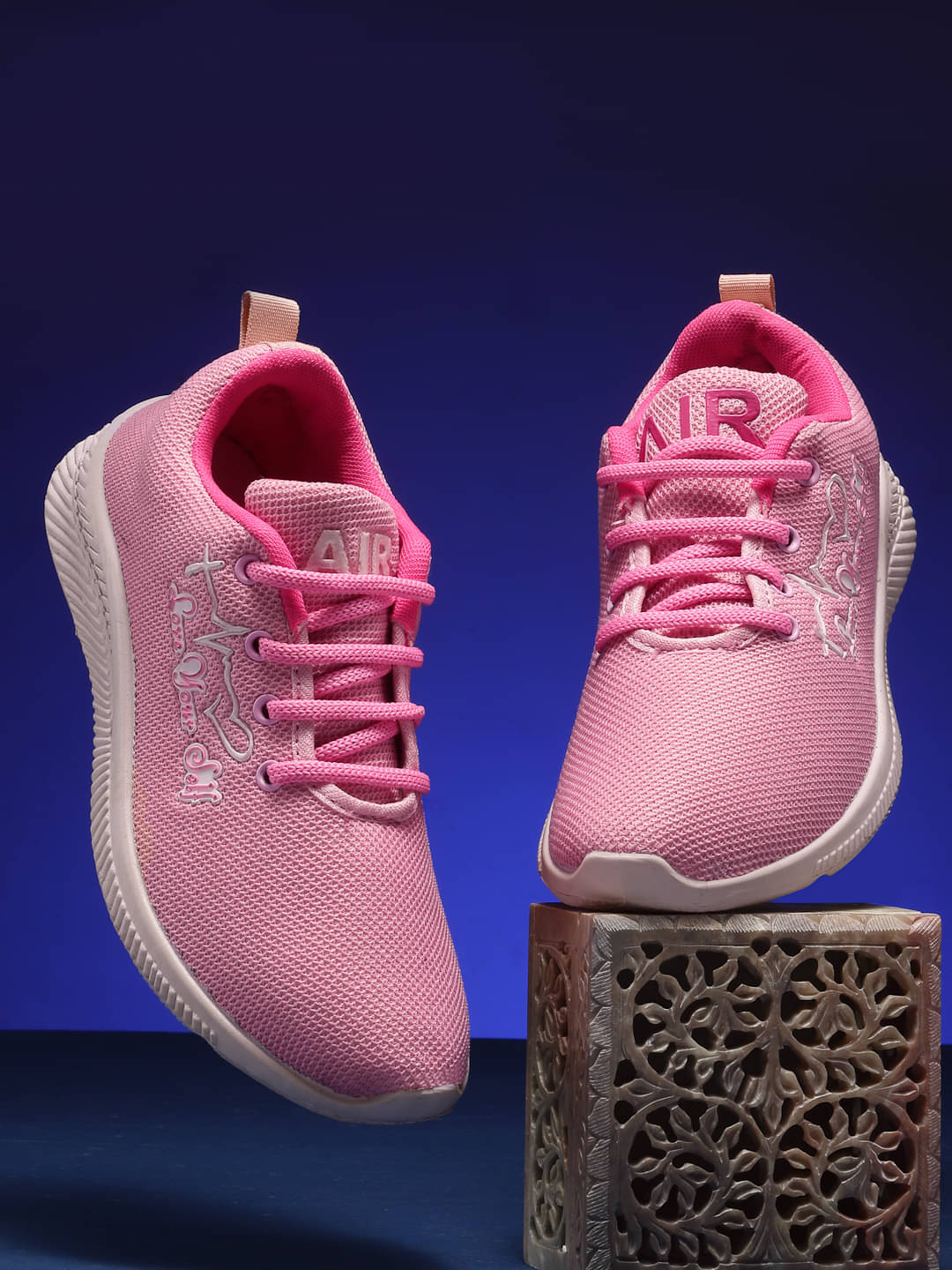     			Sneakersvilla Pink Women's Sneakers