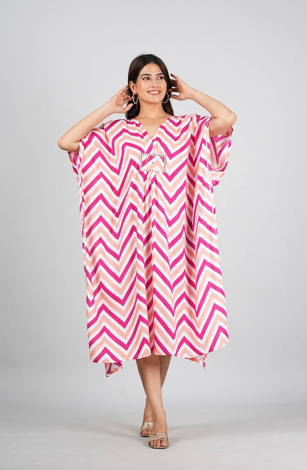 Gobya Pack of 1 Rayon Printed Kaftan Women's Kurti - ( Pink ) Gobya Pack of 1 Rayon Printed Kaftan Women's Kurti - ( Pink )