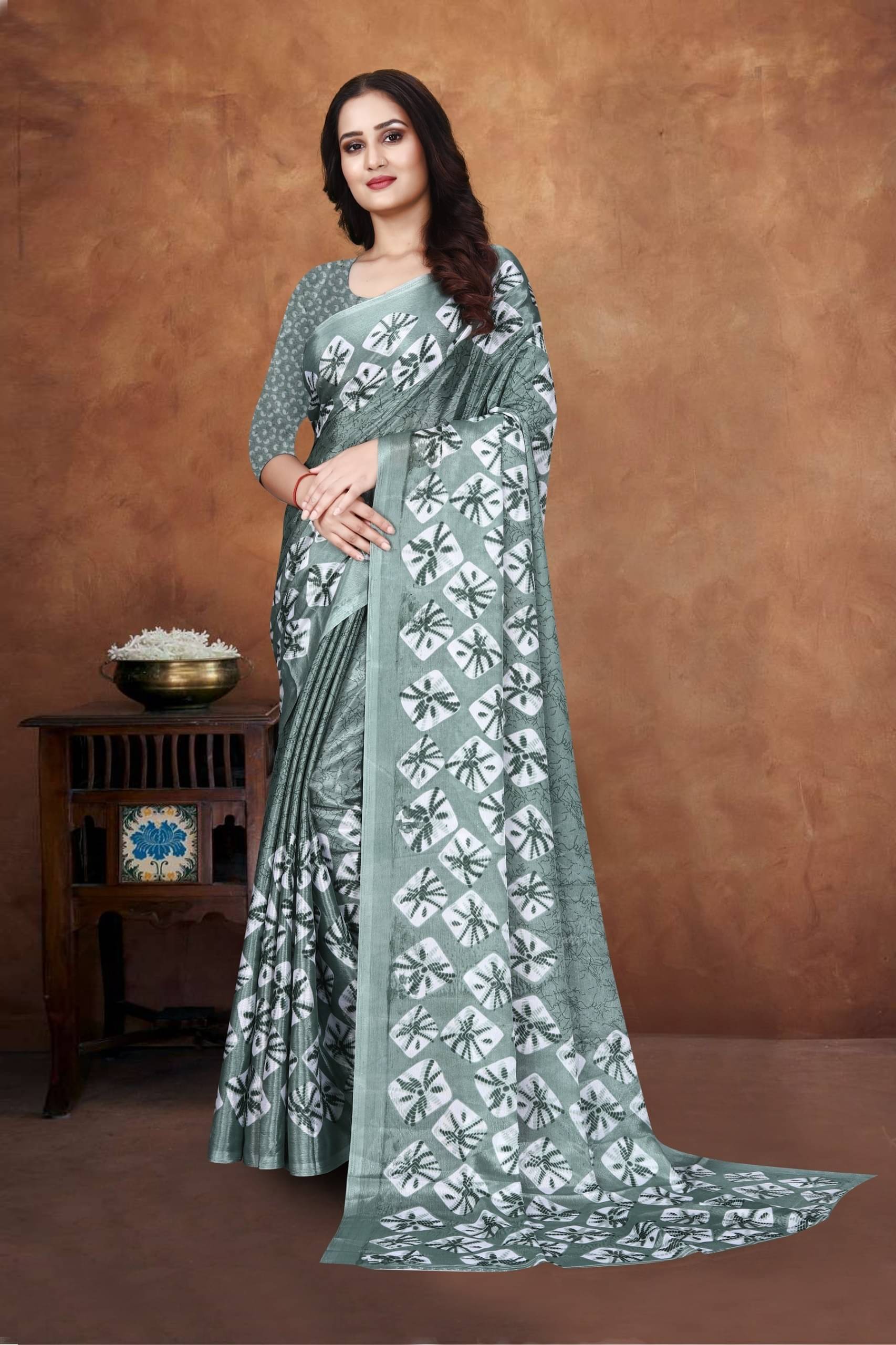 JIHANA FAB Georgette Printed Saree With Unstitched Blouse Piece ( Green ) JIHANA FAB Georgette Printed Saree With Unstitched Blouse Piece ( Green )