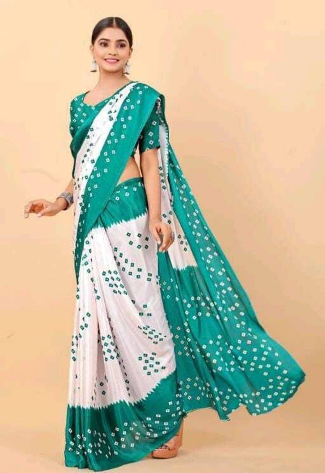     			JIHANA FAB Georgette Self Design Saree With Unstitched Blouse Piece ( Green )