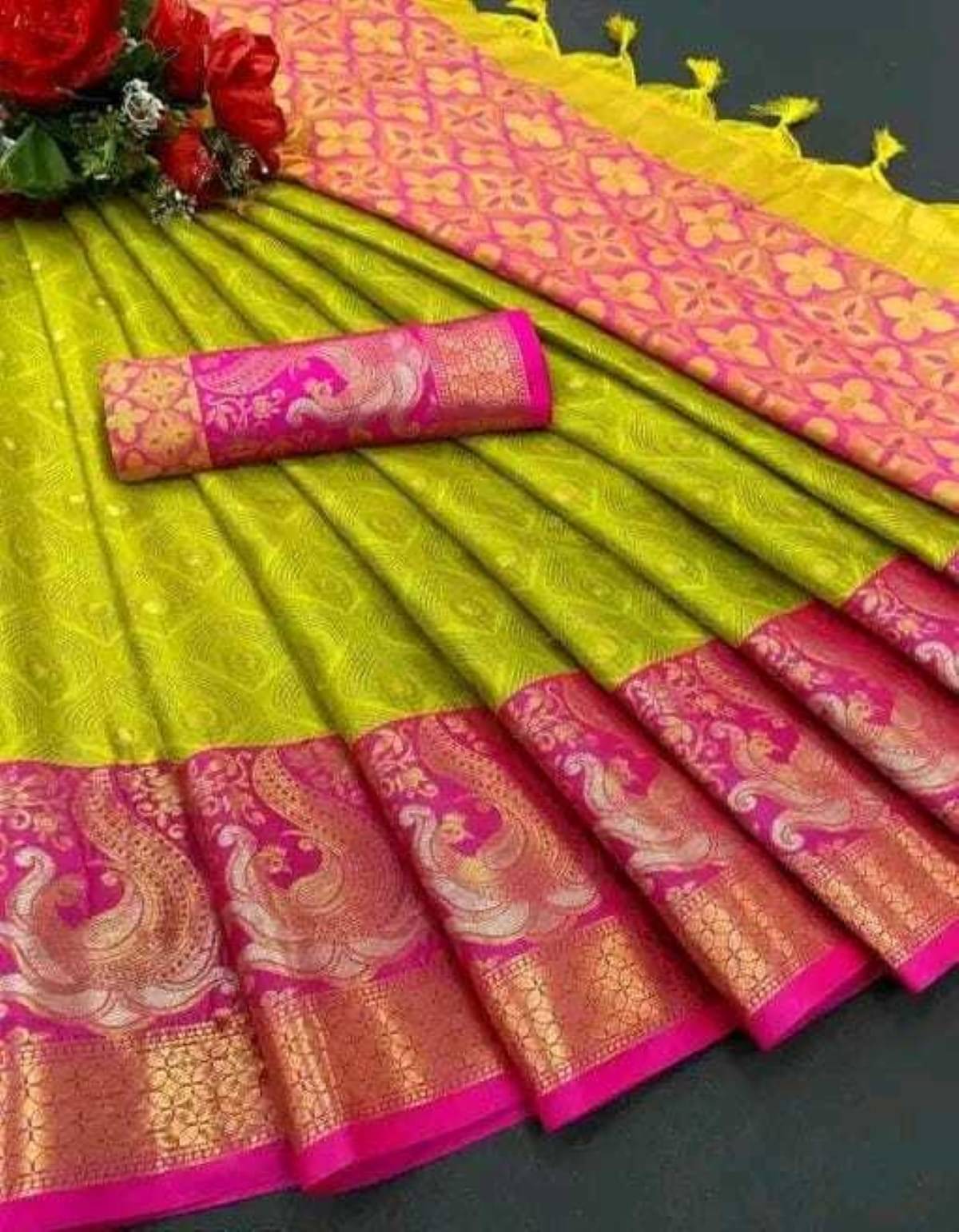 JIHANA FAB Organza Woven Saree With Unstitched Blouse Piece ( Light Green ) JIHANA FAB Organza Woven Saree With Unstitched Blouse Piece ( Light Green )