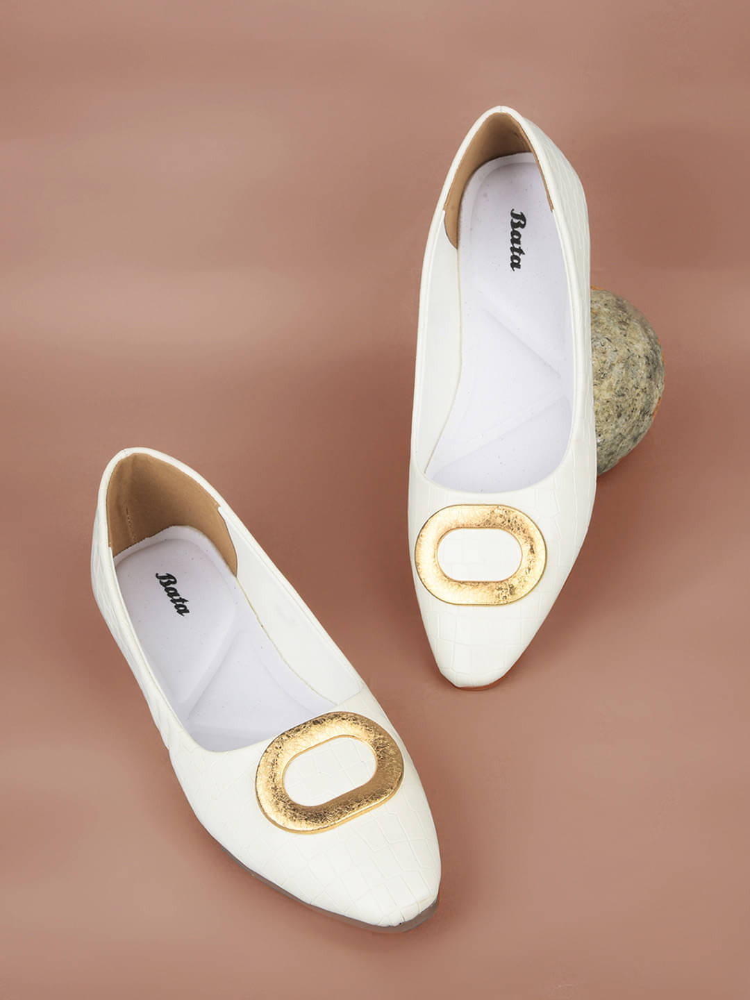    			Bata White Women's Casual Ballerinas