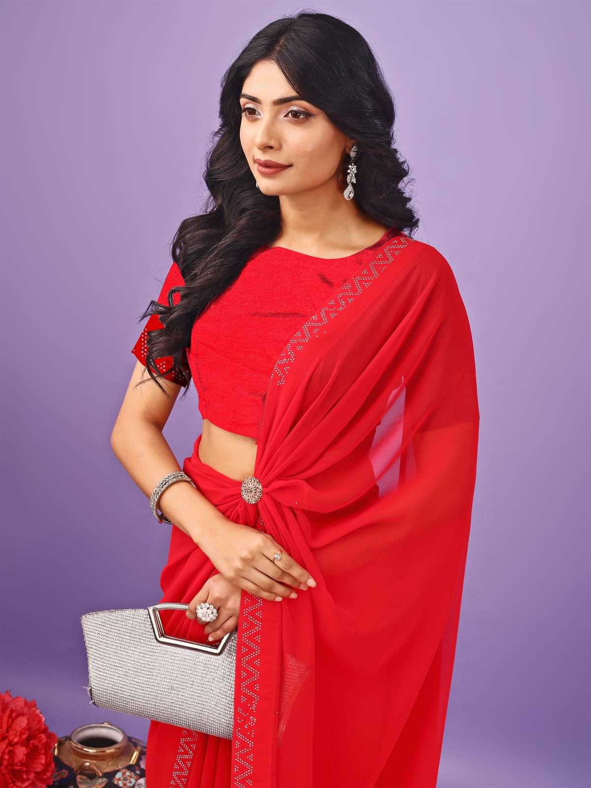     			Vibhagyaa Chiffon Embellished Saree With Unstitched Blouse Piece ( Red )