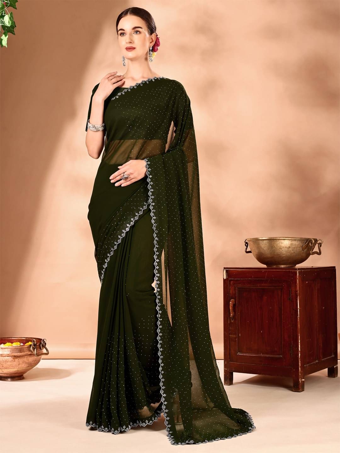 Vibhagyaa Chiffon Embellished Saree With Unstitched Blouse Piece ( Green ) Vibhagyaa Chiffon Embellished Saree With Unstitched Blouse Piece ( Green )