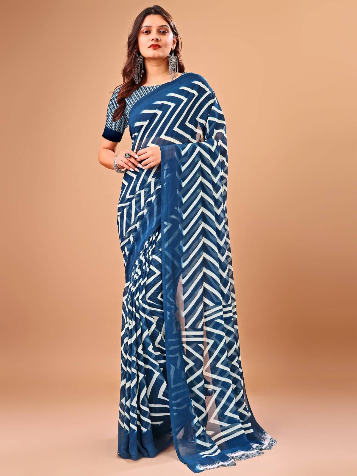 Vibhagyaa Chiffon Printed Saree With Unstitched Blouse Piece ( Blue ) Vibhagyaa Chiffon Printed Saree With Unstitched Blouse Piece ( Blue )