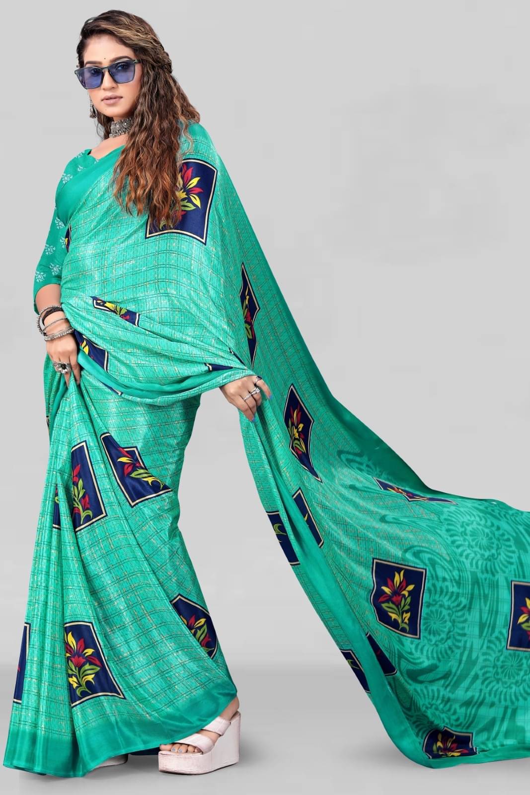     			Vibhagyaa Crepe Printed Saree With Unstitched Blouse Piece ( Green )