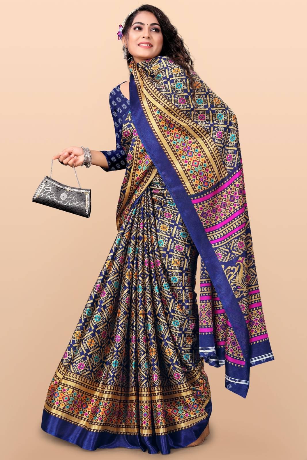 Vibhagyaa Crepe Printed Saree With Unstitched Blouse Piece ( Blue ) Vibhagyaa Crepe Printed Saree With Unstitched Blouse Piece ( Blue )