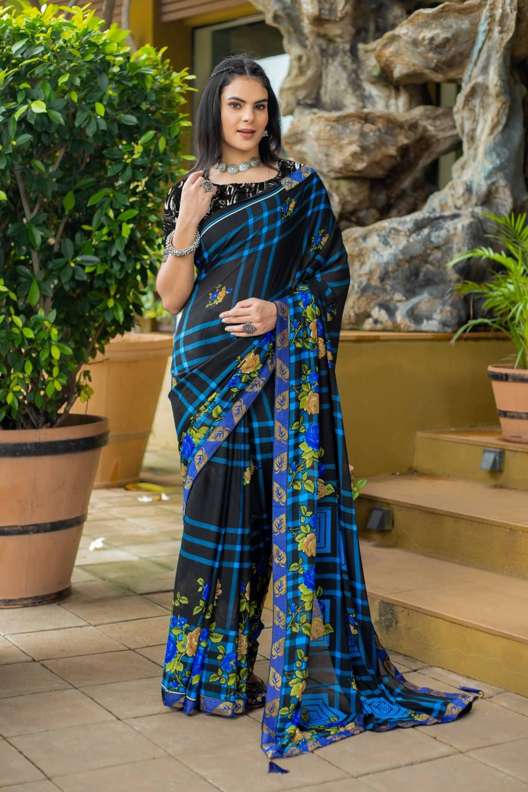     			Vibhagyaa Georgette Embroidered Saree With Unstitched Blouse Piece ( Multicolor )