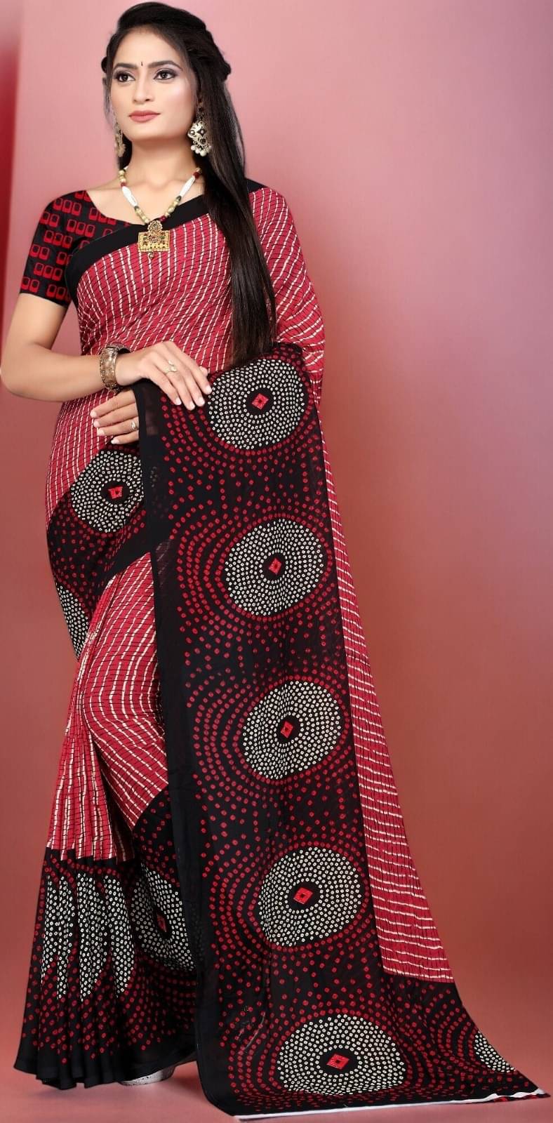 Vibhagyaa Georgette Printed Saree With Unstitched Blouse Piece ( Maroon ) Vibhagyaa Georgette Printed Saree With Unstitched Blouse Piece ( Maroon )