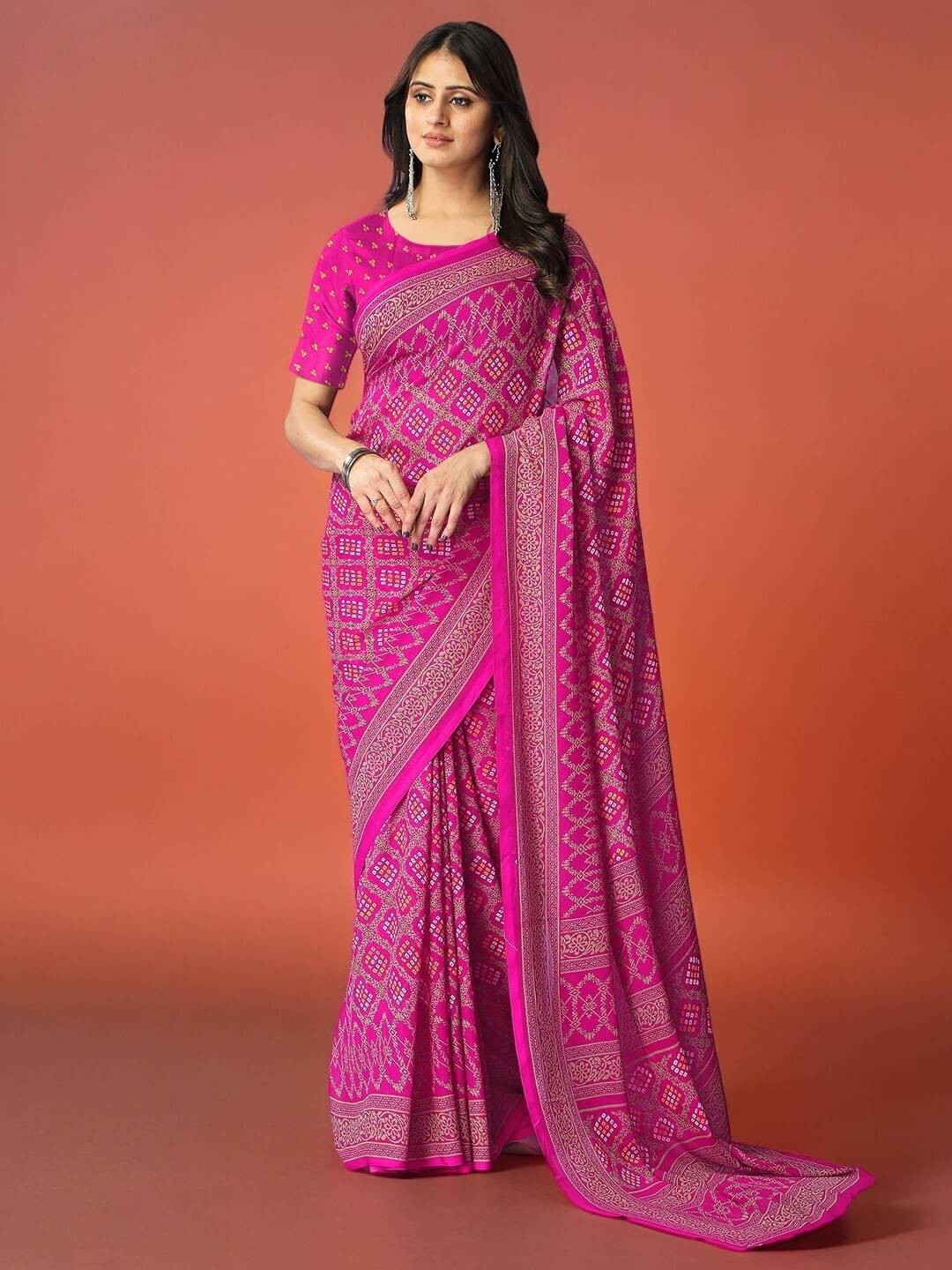 Vibhagyaa Georgette Printed Saree With Unstitched Blouse Piece ( Pink ) Vibhagyaa Georgette Printed Saree With Unstitched Blouse Piece ( Pink )
