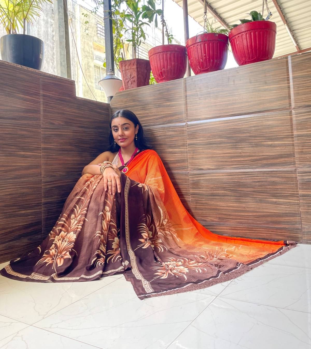 Vibhagyaa Georgette Printed Saree With Unstitched Blouse Piece ( Orange ) Vibhagyaa Georgette Printed Saree With Unstitched Blouse Piece ( Orange )