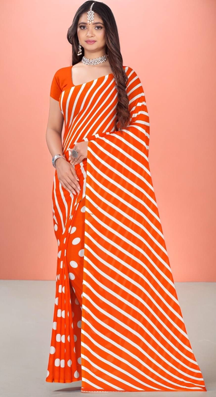 Vibhagyaa Georgette Printed Saree With Unstitched Blouse Piece ( Orange ) Vibhagyaa Georgette Printed Saree With Unstitched Blouse Piece ( Orange )