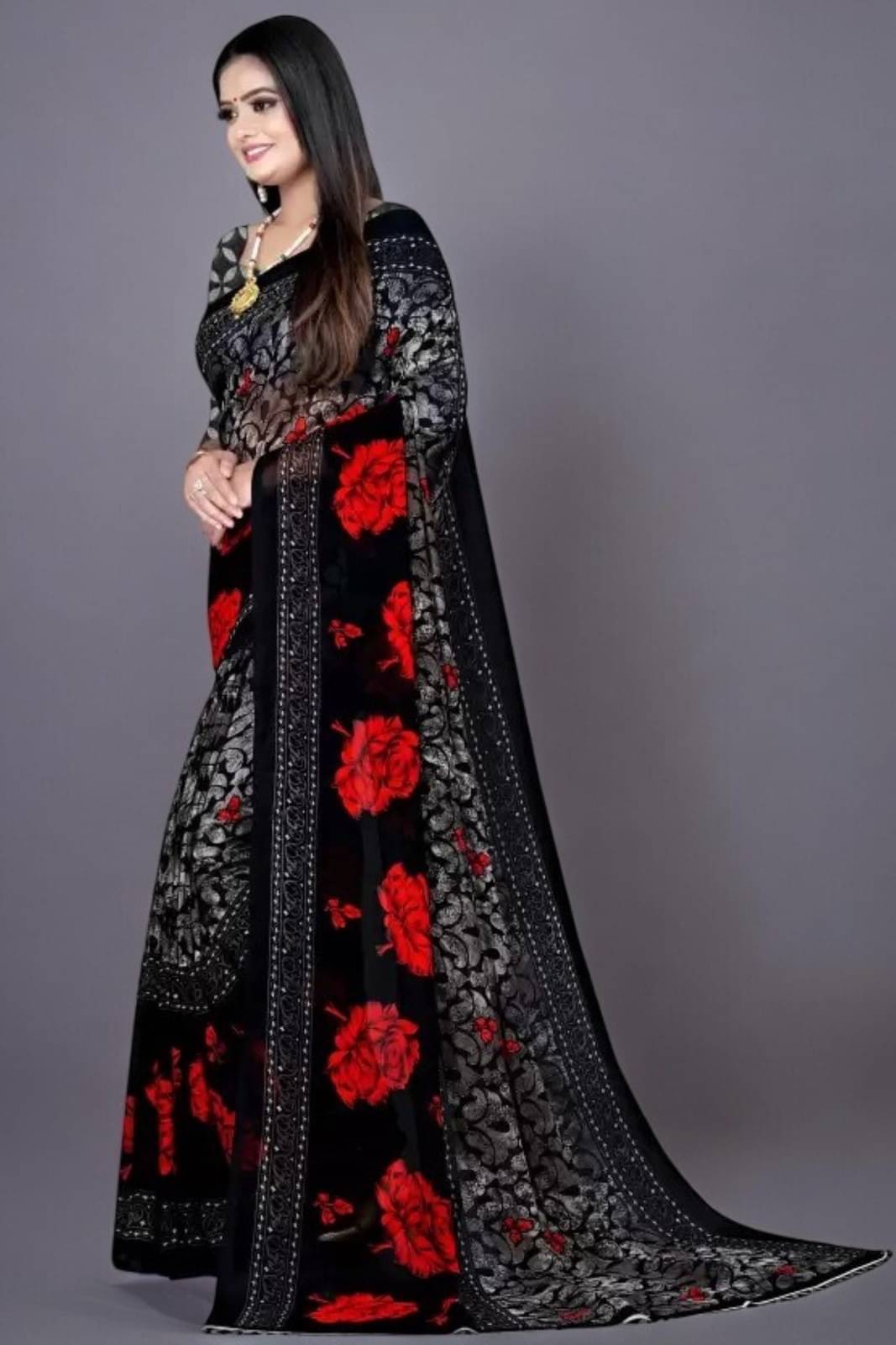 Vibhagyaa Georgette Printed Saree With Unstitched Blouse Piece ( Black ) Vibhagyaa Georgette Printed Saree With Unstitched Blouse Piece ( Black )