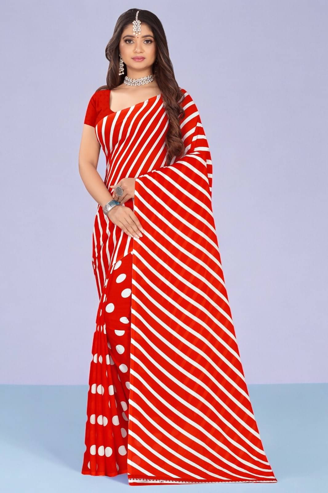 Vibhagyaa Georgette Printed Saree With Unstitched Blouse Piece ( Red ) Vibhagyaa Georgette Printed Saree With Unstitched Blouse Piece ( Red )