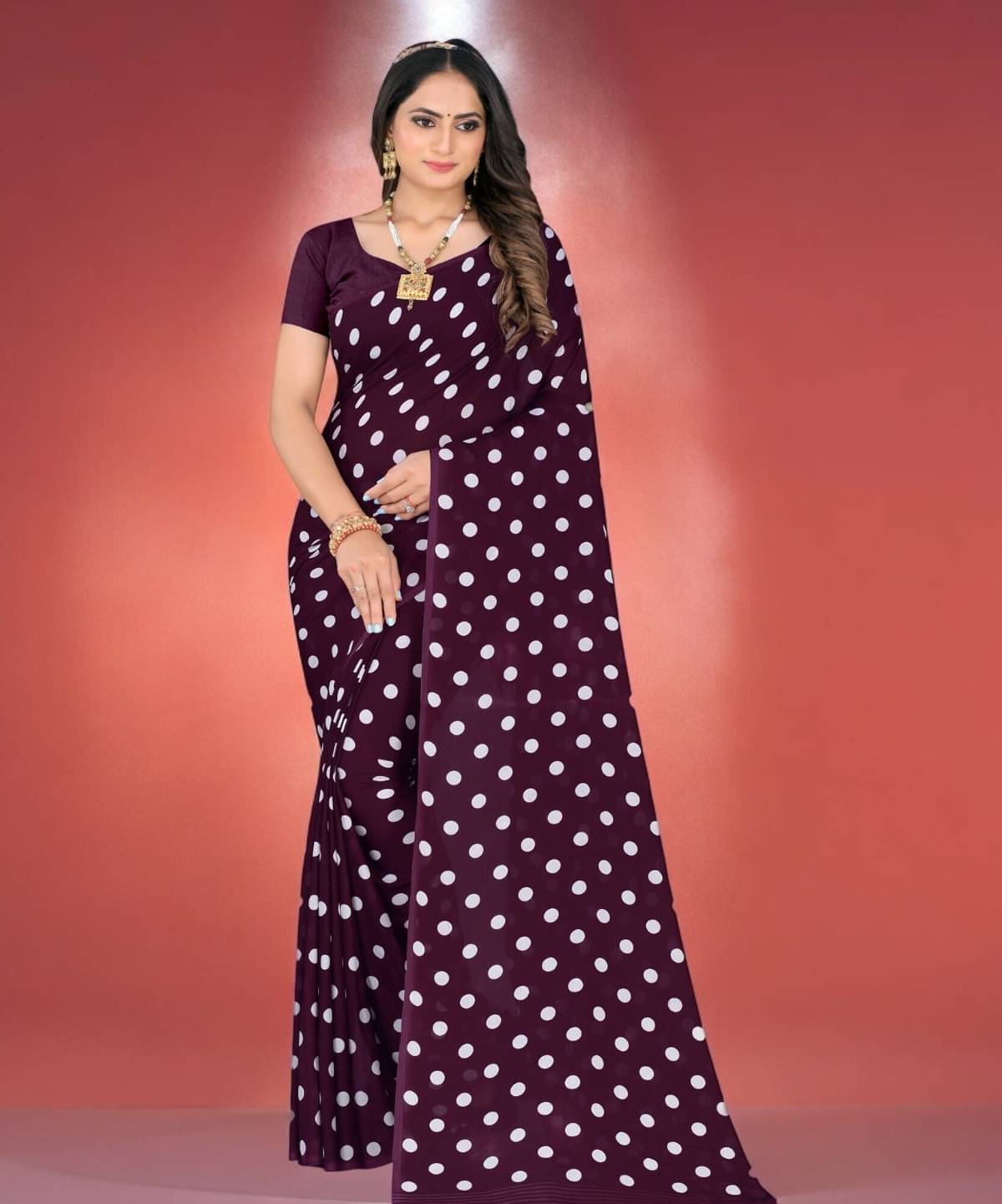 Vibhagyaa Georgette Printed Saree With Unstitched Blouse Piece ( Purple ) Vibhagyaa Georgette Printed Saree With Unstitched Blouse Piece ( Purple )