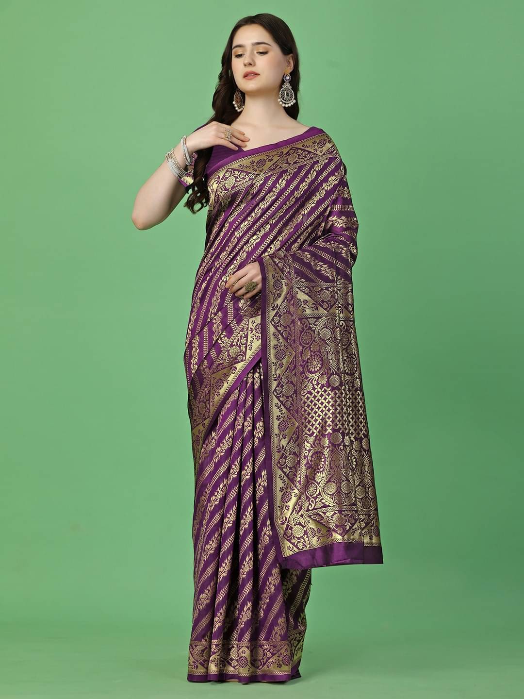    			Vibhagyaa Silk Self Design Saree With Unstitched Blouse Piece ( Purple )