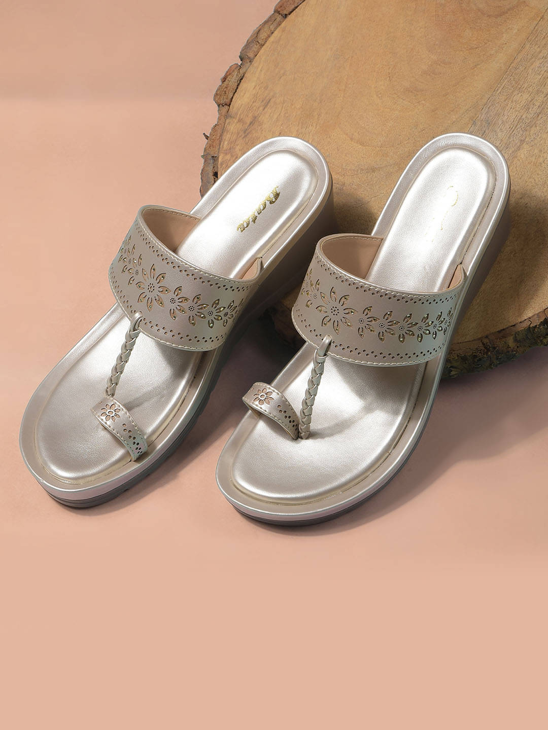 Bata Gold Women's Thong Flip Flop Bata Gold Women's Thong Flip Flop