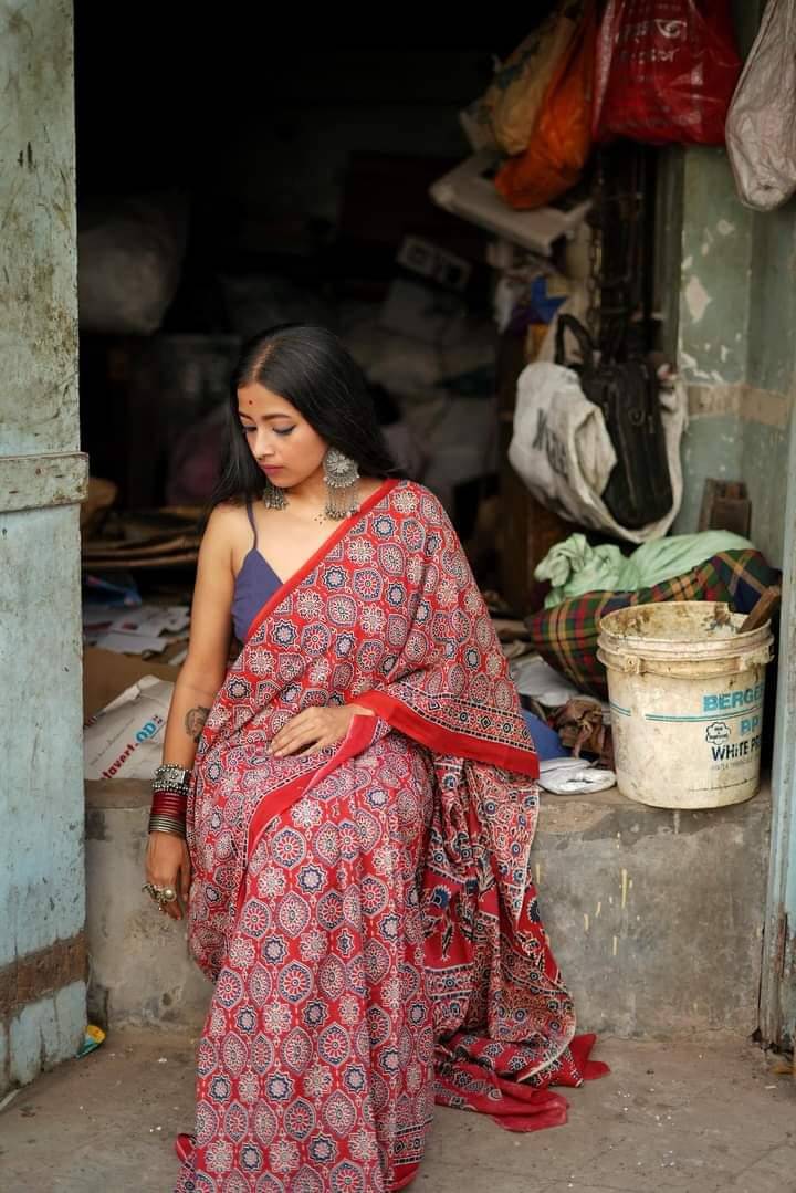 NOITAERCPR Cotton Printed Saree With Unstitched Blouse Piece ( Red ) NOITAERCPR Cotton Printed Saree With Unstitched Blouse Piece ( Red )