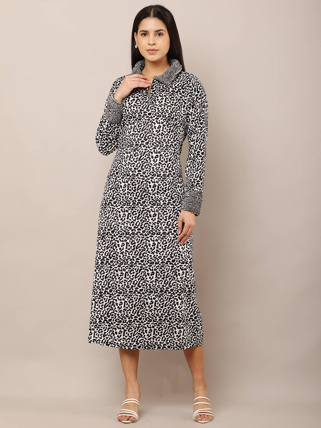     			RAABTA FASHIION Women Velvet Printed A-line Dress ( White )