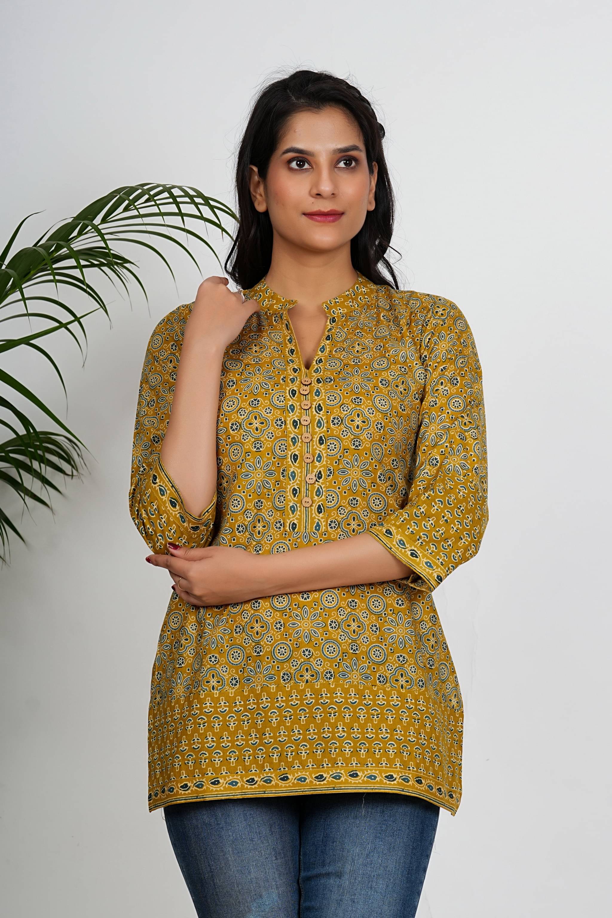     			Vbuyz Women's Cotton Regular Top ( Green )