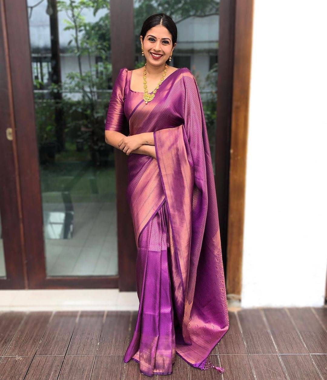     			roop lavanya Kanjivaram Silk Woven Saree With Unstitched Blouse Piece ( Purple )