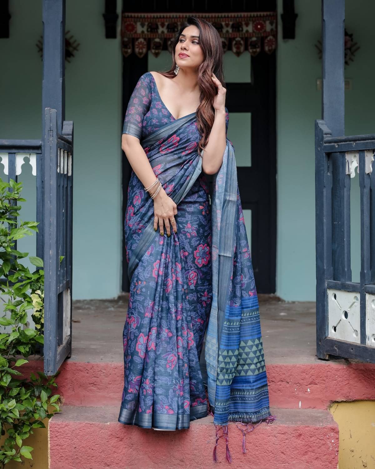 Almaari Fashion Linen Printed Saree With Unstitched Blouse Piece ( Multicolor ) Almaari Fashion Linen Printed Saree With Unstitched Blouse Piece ( Multicolor )