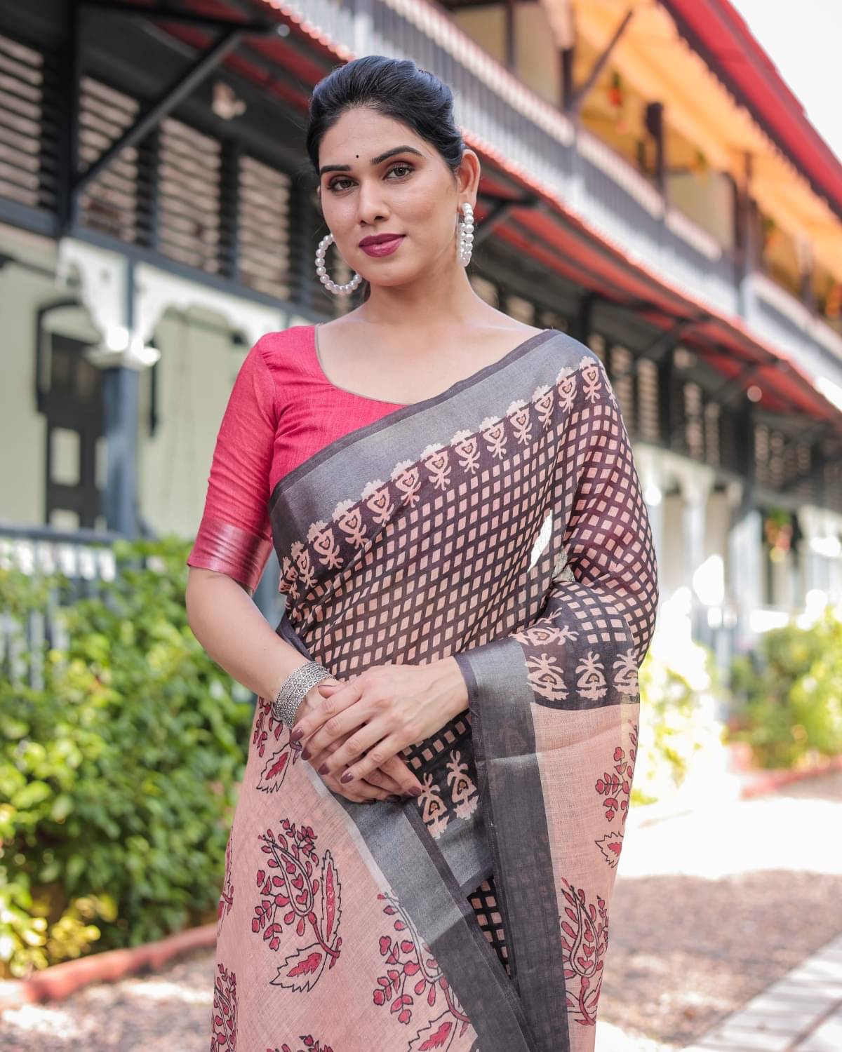     			Almaari Fashion Linen Printed Saree With Unstitched Blouse Piece ( Multicolor )