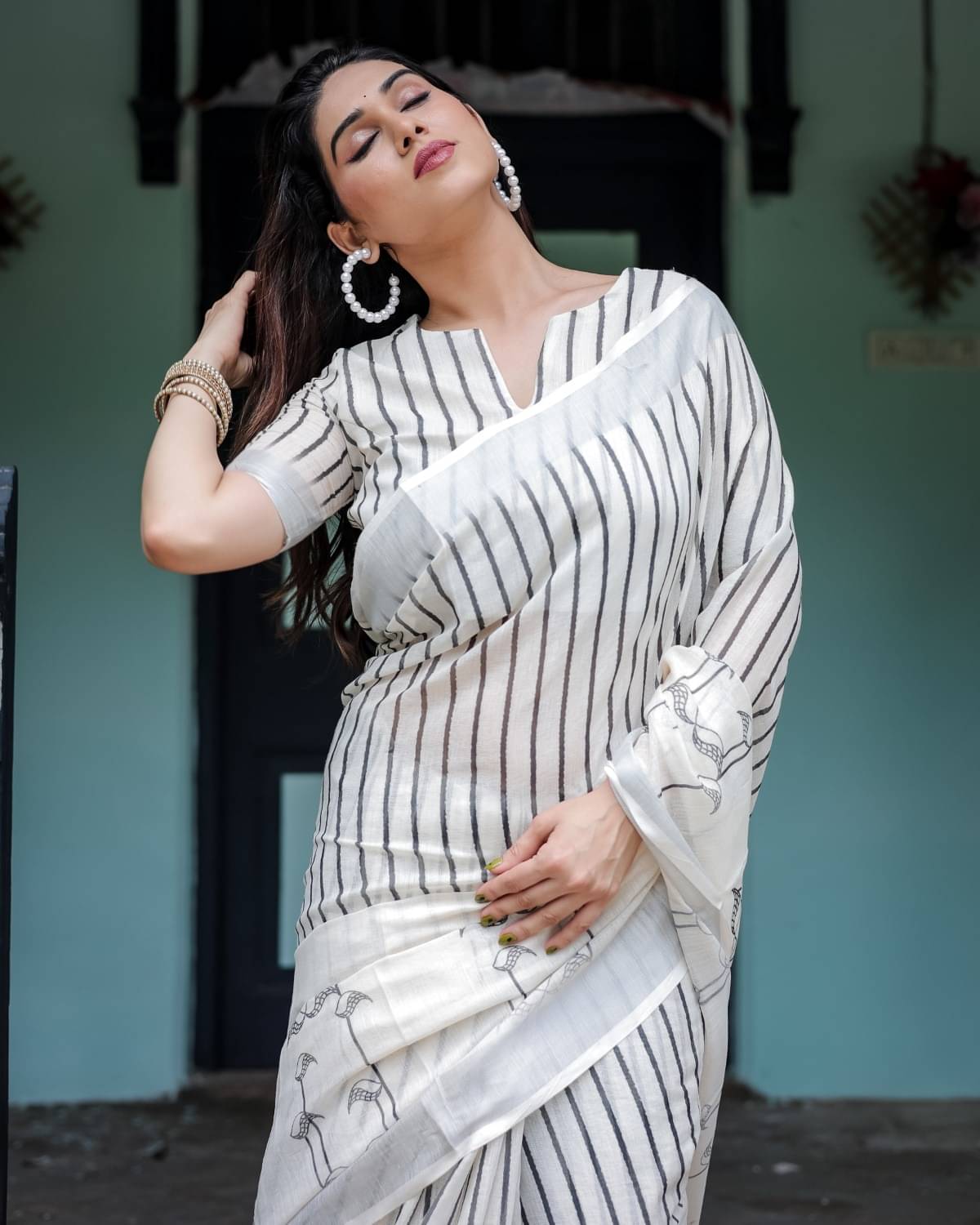 Almaari Fashion Linen Printed Saree With Unstitched Blouse Piece ( Multicolor ) Almaari Fashion Linen Printed Saree With Unstitched Blouse Piece ( Multicolor )