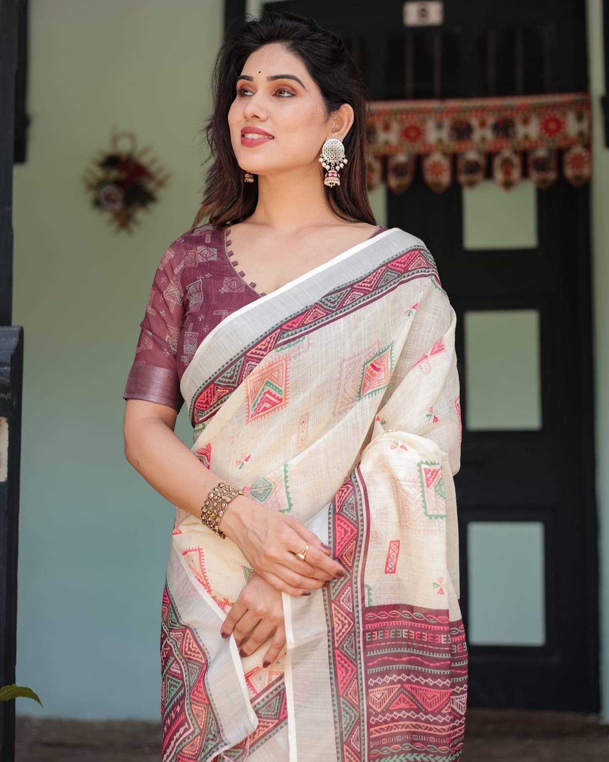 Almaari Fashion Linen Printed Saree With Unstitched Blouse Piece ( Multicolor ) Almaari Fashion Linen Printed Saree With Unstitched Blouse Piece ( Multicolor )