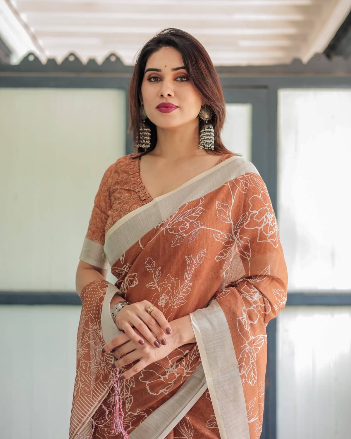 Almaari Fashion Linen Printed Saree With Unstitched Blouse Piece ( Multicolor ) Almaari Fashion Linen Printed Saree With Unstitched Blouse Piece ( Multicolor )