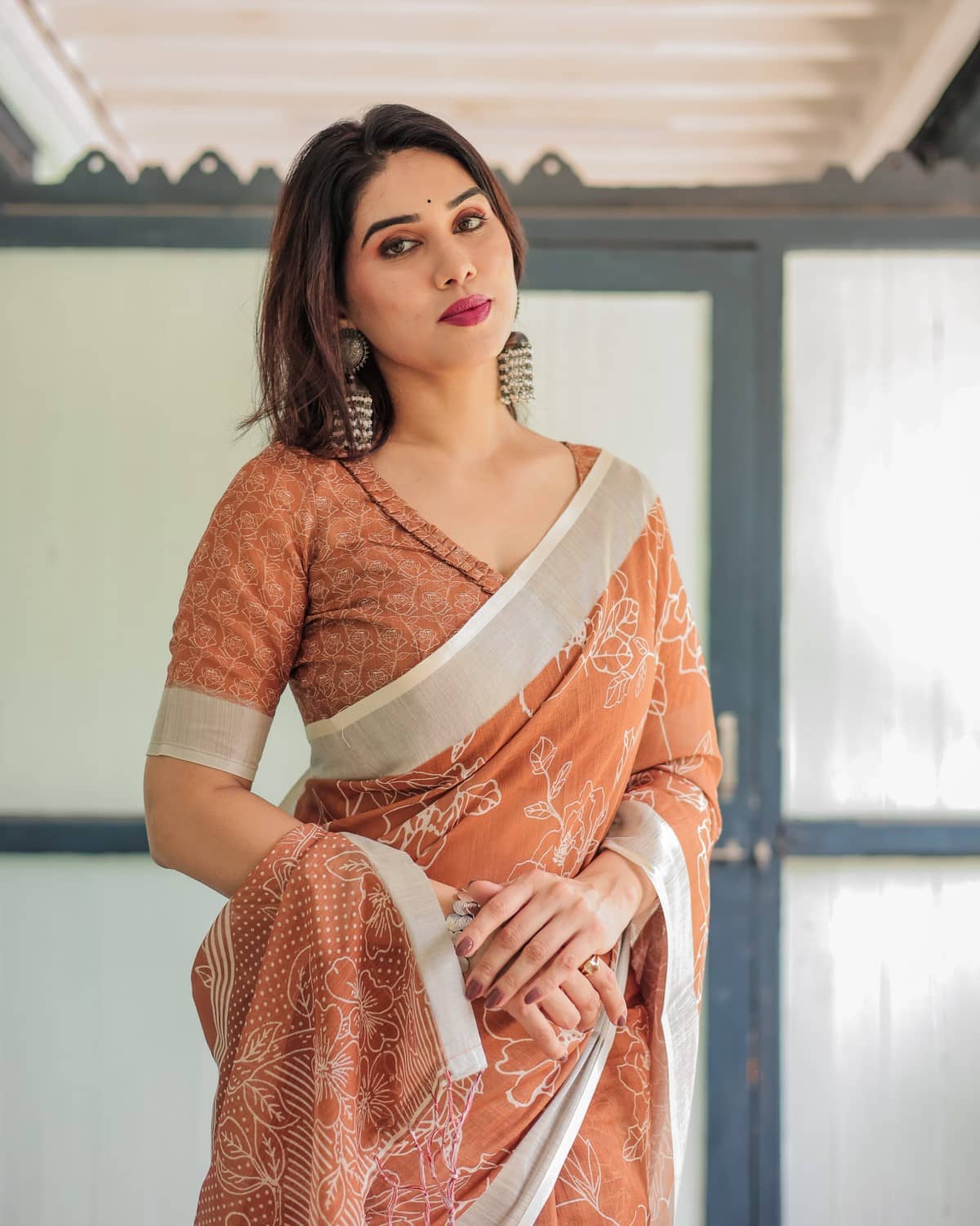 Almaari Fashion Linen Printed Saree With Unstitched Blouse Piece ( Multicolor ) - Sarees | Buy online on ZillyBuy