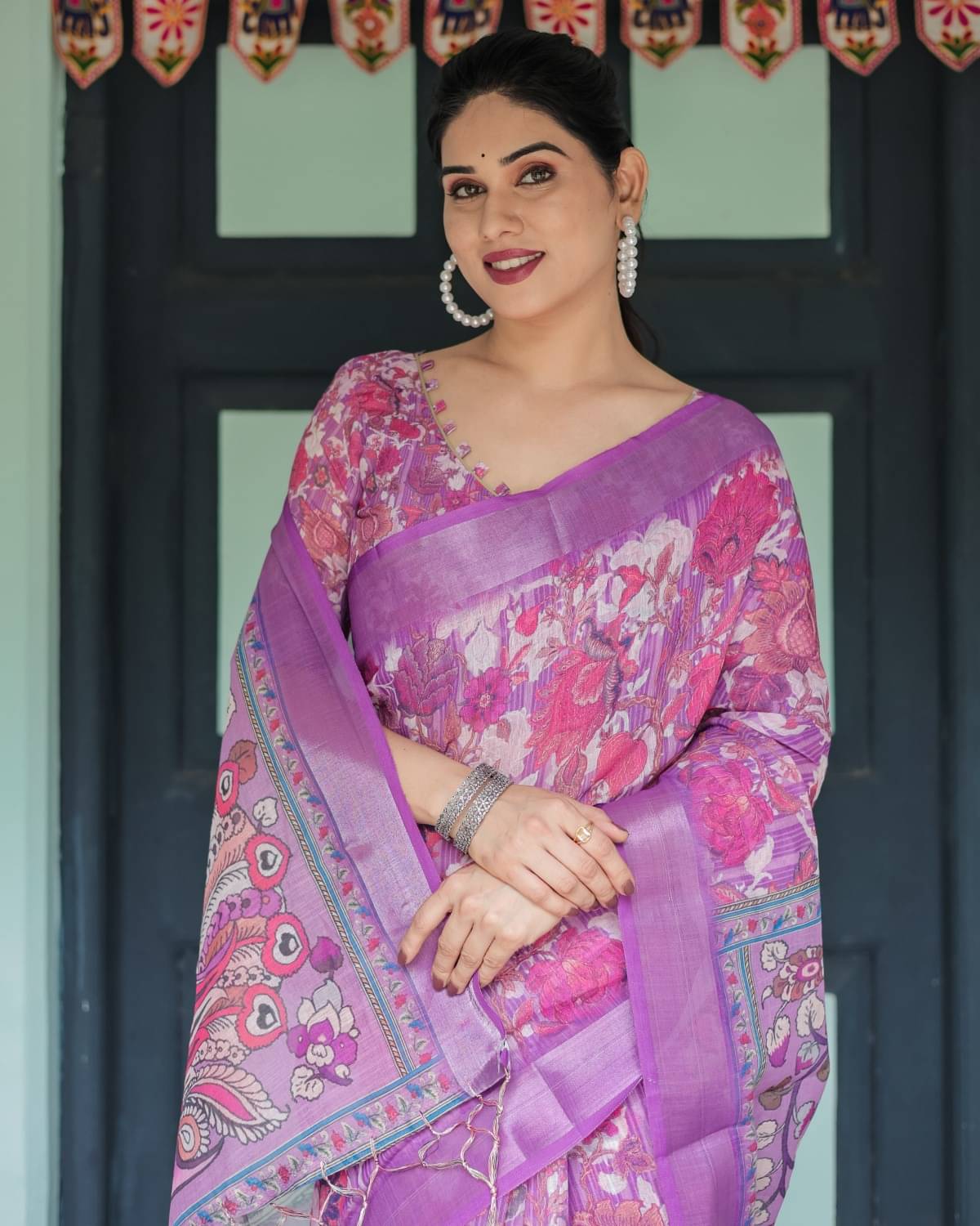 Almaari Fashion Linen Printed Saree With Unstitched Blouse Piece ( Multicolor ) Almaari Fashion Linen Printed Saree With Unstitched Blouse Piece ( Multicolor )