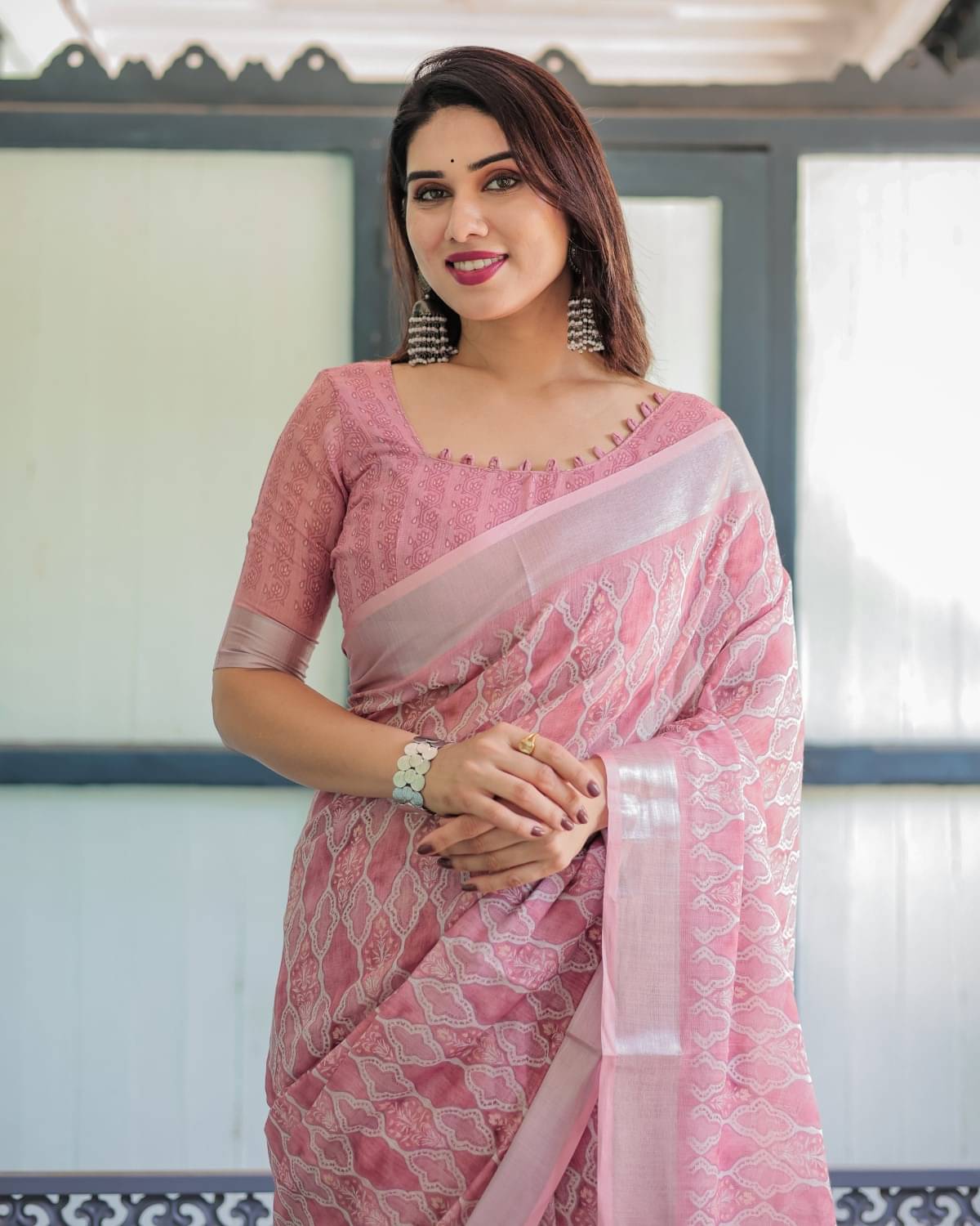 Almaari Fashion Linen Printed Saree With Unstitched Blouse Piece ( Multicolor ) Almaari Fashion Linen Printed Saree With Unstitched Blouse Piece ( Multicolor )
