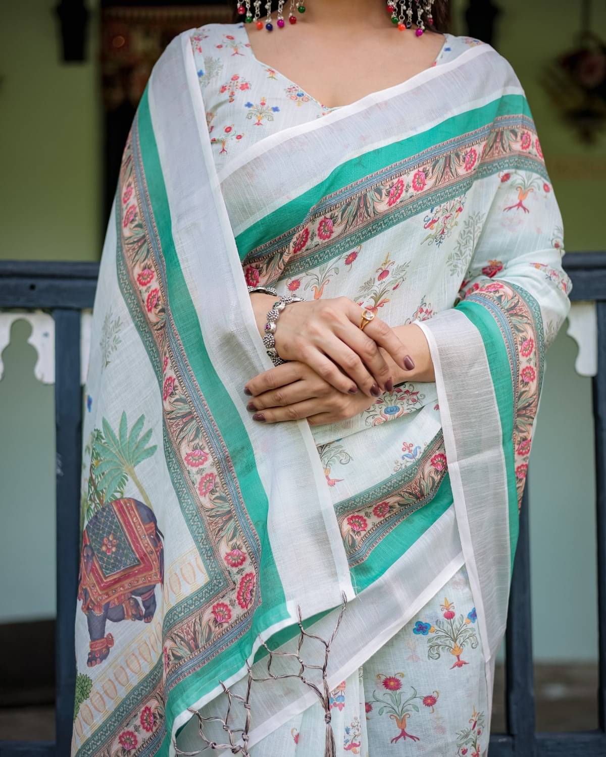     			Almaari Fashion Linen Printed Saree With Unstitched Blouse Piece ( Multicolor )