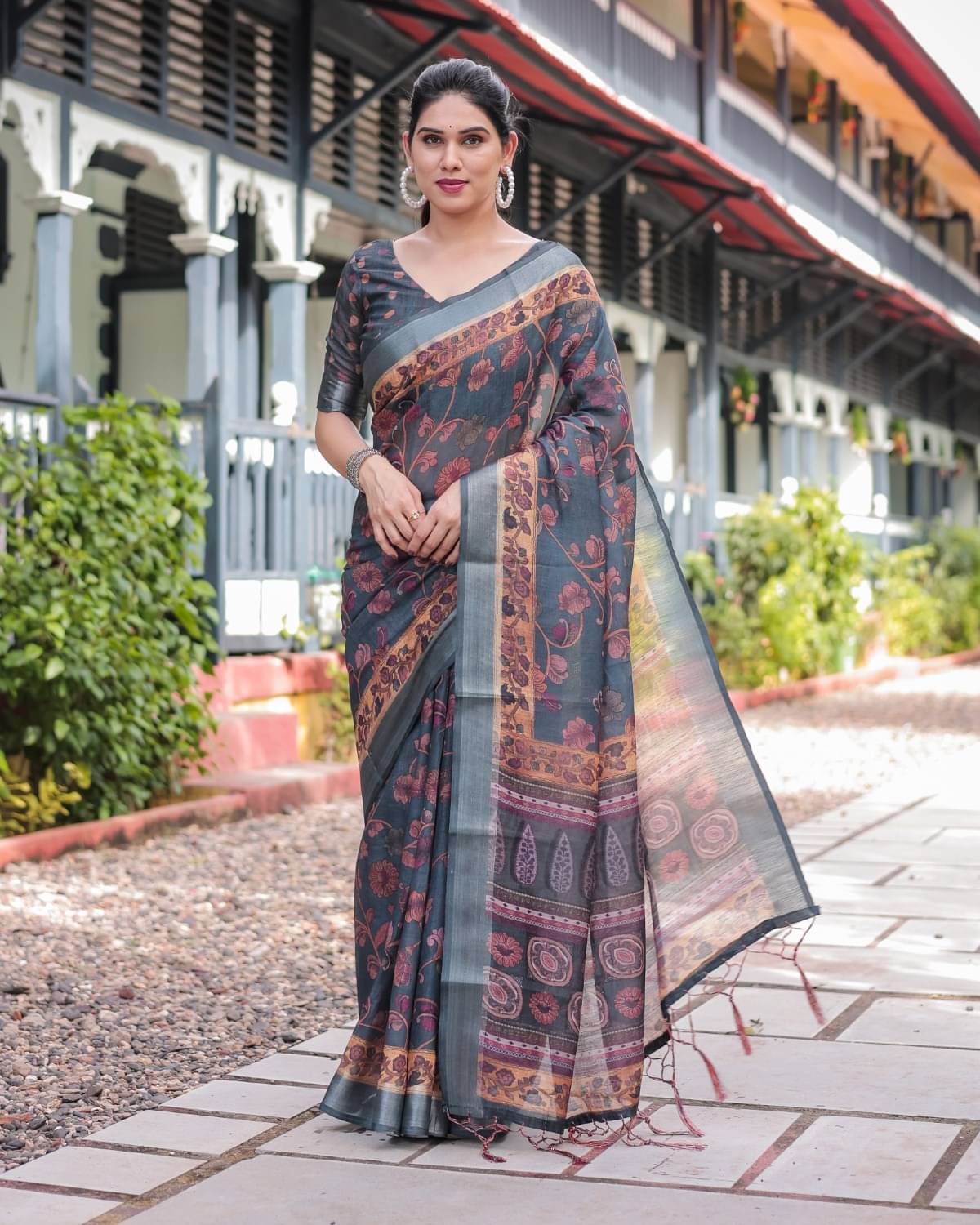     			Almaari Fashion Linen Printed Saree With Unstitched Blouse Piece ( Multicolor )