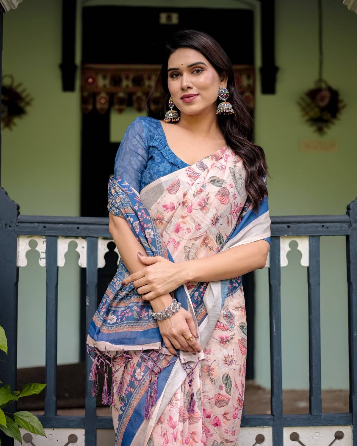 Almaari Fashion Linen Printed Saree With Unstitched Blouse Piece ( Multicolor ) Almaari Fashion Linen Printed Saree With Unstitched Blouse Piece ( Multicolor )