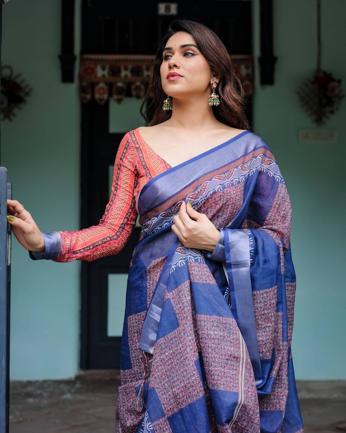 Almaari Fashion Linen Printed Saree With Unstitched Blouse Piece ( Multicolor ) Almaari Fashion Linen Printed Saree With Unstitched Blouse Piece ( Multicolor )